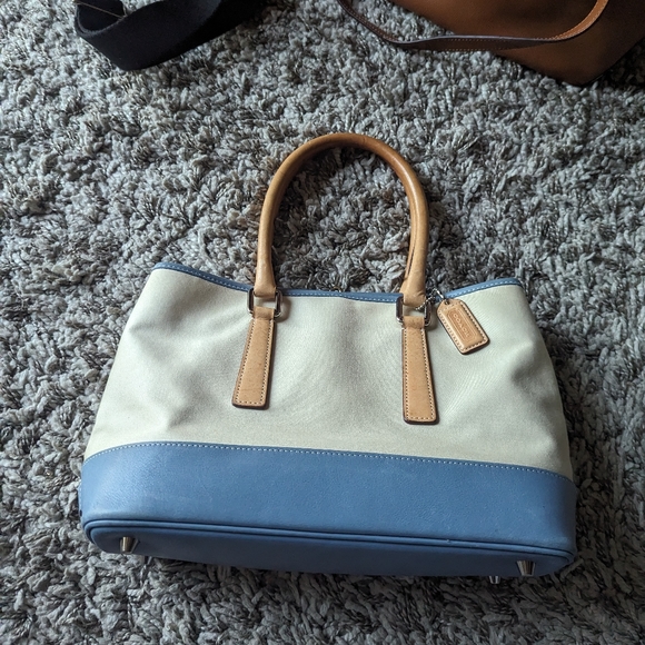 Coach Handbags - 💙 Vintage Coach Hampton 7771 Vintage Canvas and Leather Carryall Tote